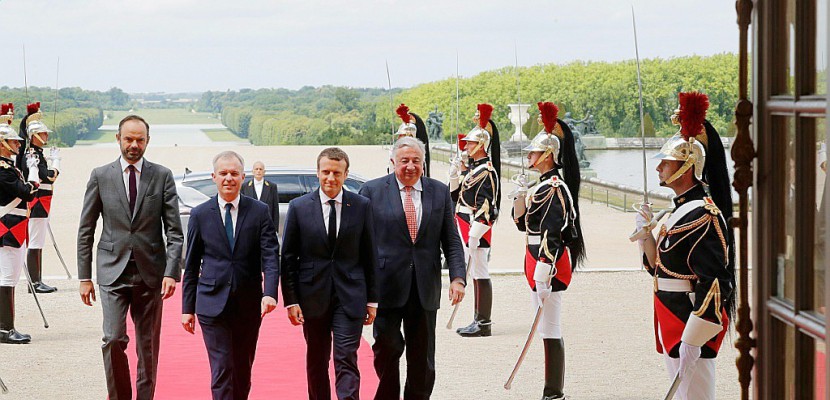 Arrivée d'Emmanuel Macron à Versailles pour un déjeuner d'avant Congrès
