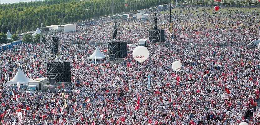 Turquie: rassemblement géant à l'arrivée de la "marche pour la justice"