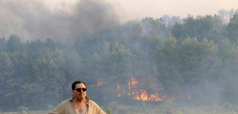 Plus de 500 hectares brûlés par un incendie dans les Bouches-du-Rhône