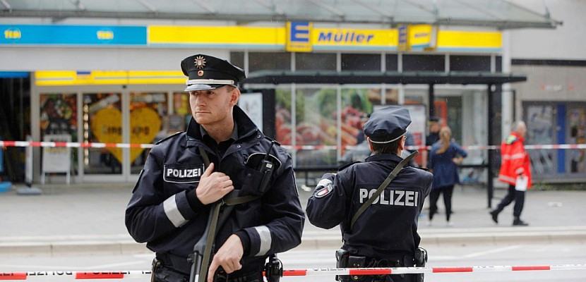 Attaque au couteau à Hambourg: un mort et quatre blessés