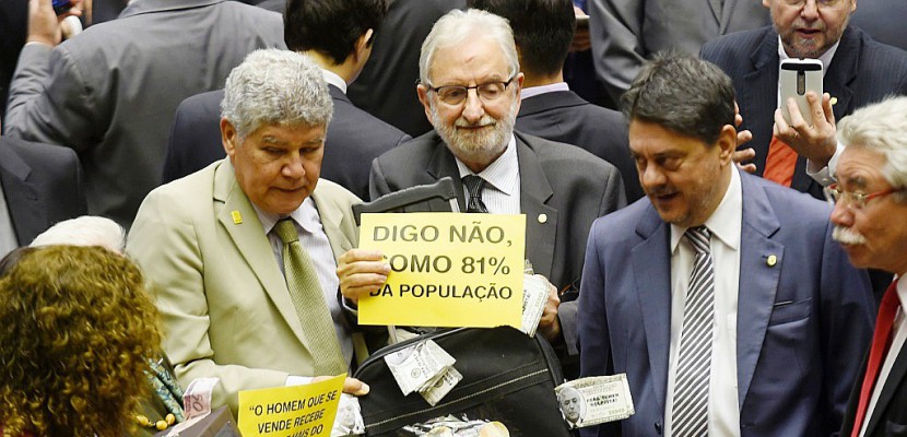 Brésil: début d'un vote crucial pour Temer au Parlement