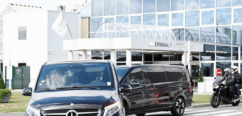 Transfert: l'avion de Neymar a atterri à l'aéroport parisien du Bourget
