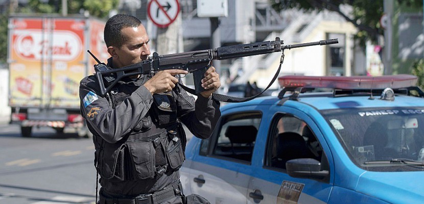 Brésil: opération de 5.000 militaires dans des favelas de Rio