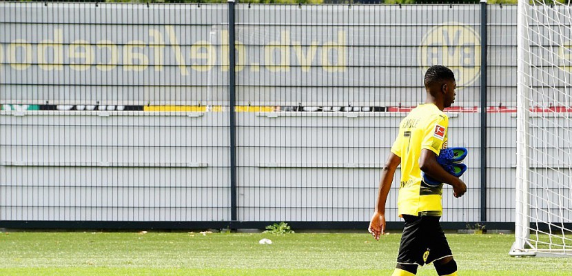 Transfert: Dembélé, injoignable, a manqué l'entraînement à Dortmund