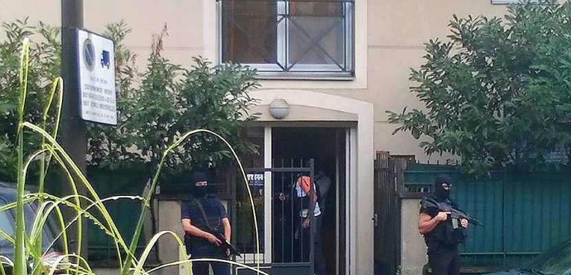 Attaque de Levallois: l'hospitalisation du suspect se poursuit à Paris