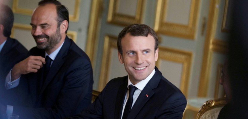 Cent jours après son élection: seuls 36% des Français satisfaits de Macron