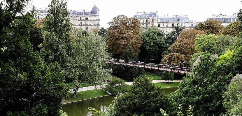 Le parc des Buttes-Chaumont, poumon vert de Paris, fête ses 150 ans