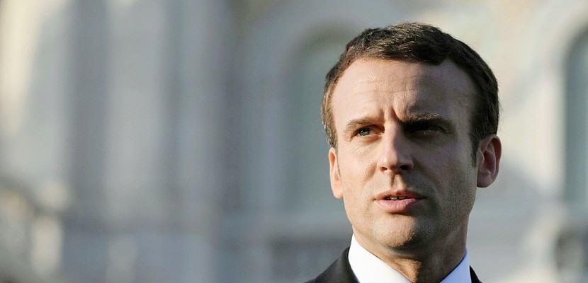 Macron porte plainte contre un photographe pour "harcèlement"