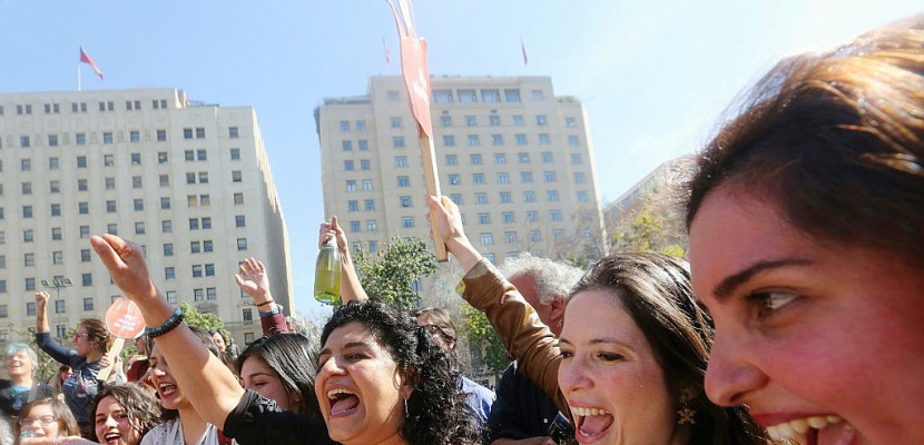 Le Chili ouvre la porte à l'avortement après 28 ans d'interdiction