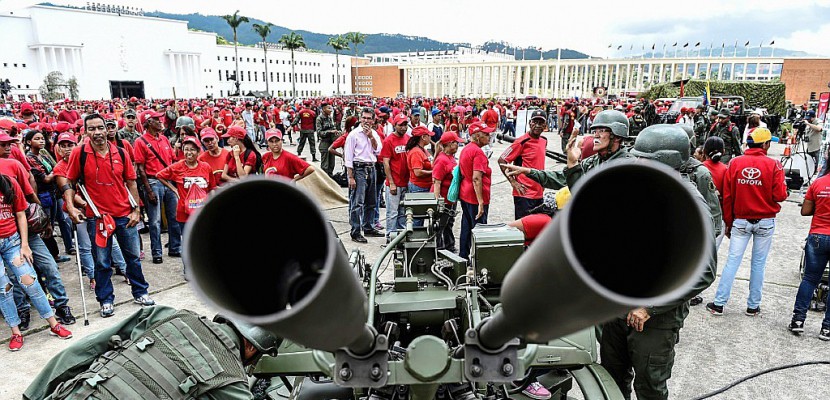 Le Venezuela déploie chars et militaires face à la "menace" des Etats-Unis