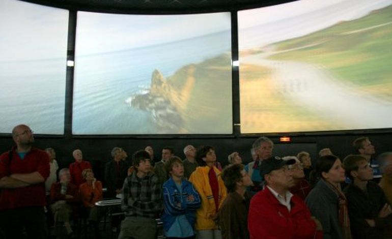 Arromanches 360 : le cinéma sous la coupe du Mémorial de Caen