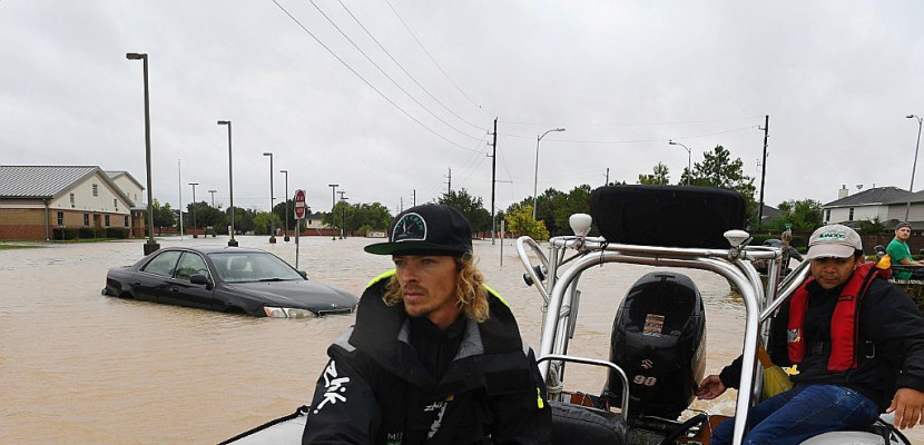 A Houston, une "armée" improvisée de secouristes sur les flots