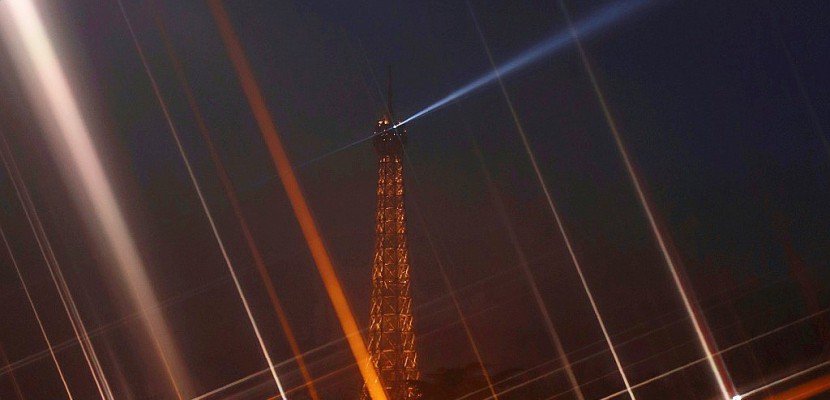 Tour Eiffel: le phare éteint jusqu'au 10 octobre