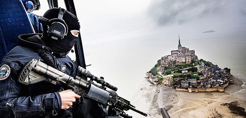 Le Mont-Saint-Michel. Une photo de la gendarmerie en mission au-dessus du Mont Saint-Michel primée