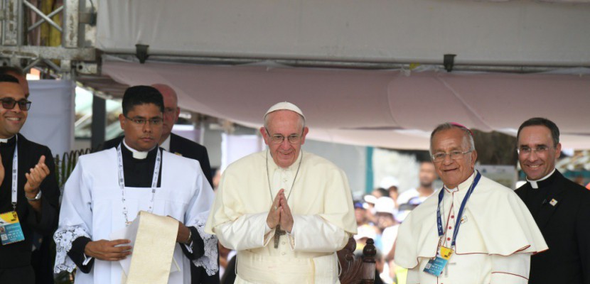 Appel du pape contre la "violence" et la "grave crise" au Venezuela