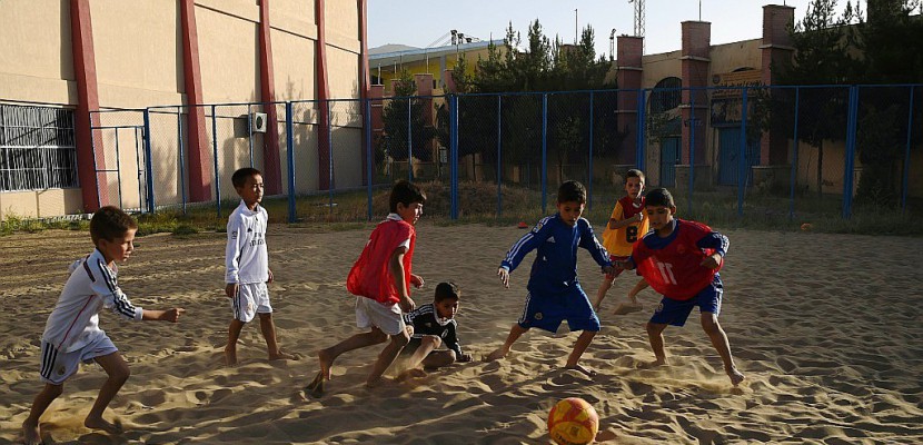 En Afghanistan, pas besoin de rivages pour jouer au foot de plage