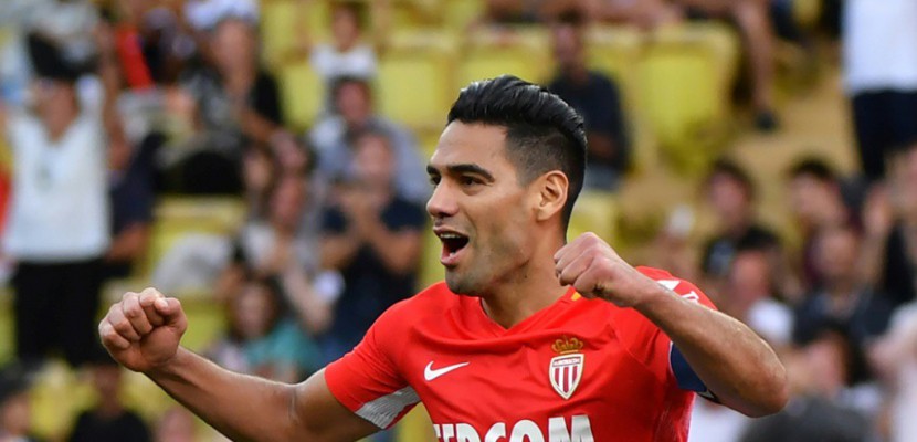 Ligue 1: Monaco domine Strasbourg et revient à hauteur du PSG