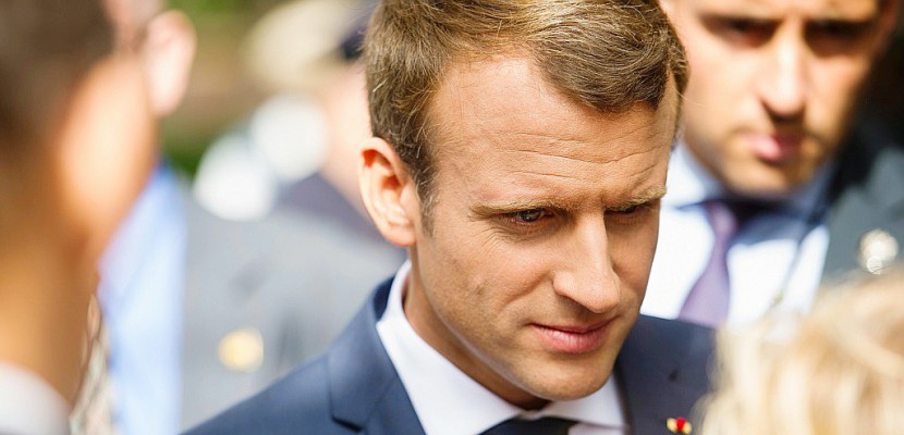 Classement de la plainte de Macron contre un photographe