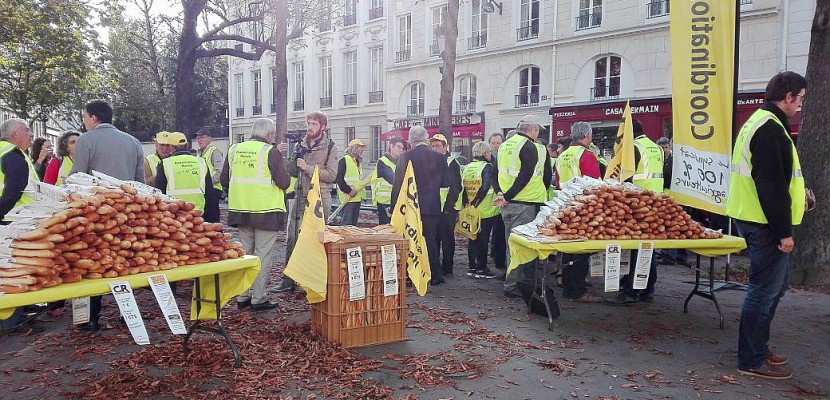 Saint-Lô. Prix agricoles et répartition des marges : la Coordination Rurale offre des baguettes de pain aux députés