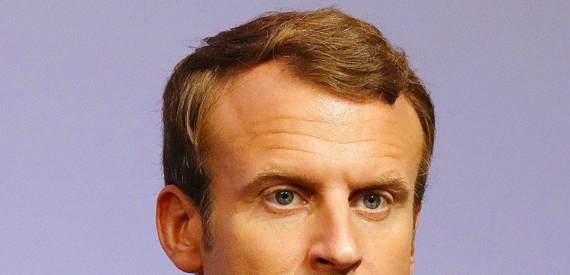 "Bordel": Macron "assume sur le fond" mais regrette un "mot familier"