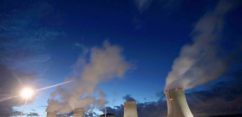 Des militants Greenpeace interpellés sur le site de la centrale nucléaire de Cattenom