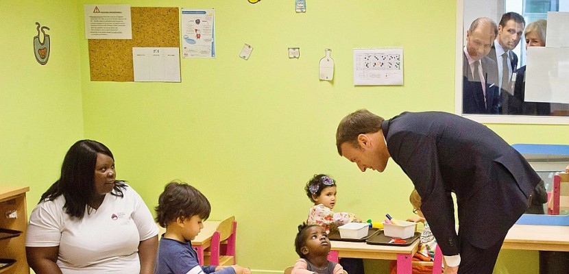 Pour Macron, la lutte contre la pauvreté passe par les enfants et les jeunes