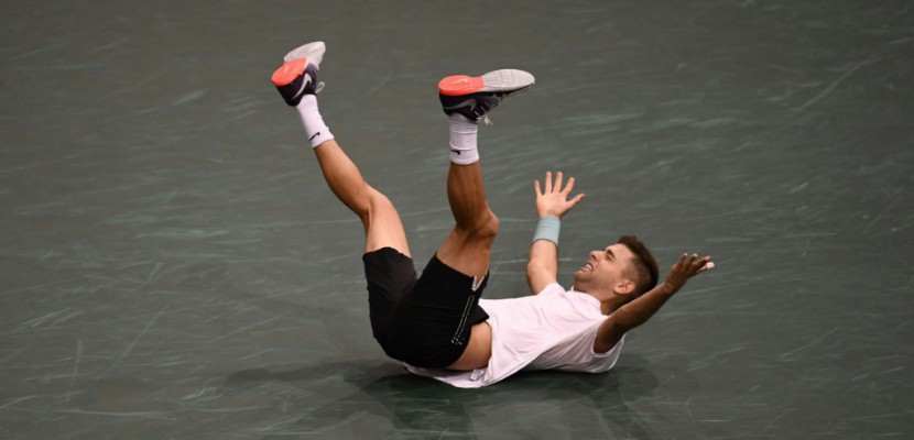 Tennis: Krajinovic écarte Isner et va en finale à Paris-Bercy