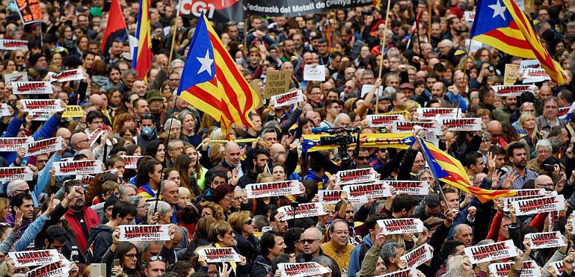 Catalogne: la Cour constitutionnelle annule la déclaration d'indépendance