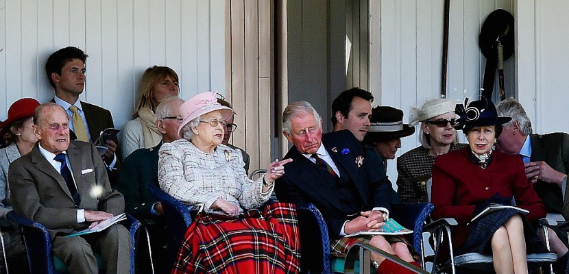 A 91 ans, la reine Elizabeth II passe peu à peu le relais à son fils