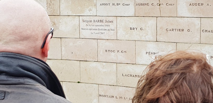 Alençon. 11 novembre 2017 : une plaque dévoilée en mémoire de Julien Barbé à Alençon