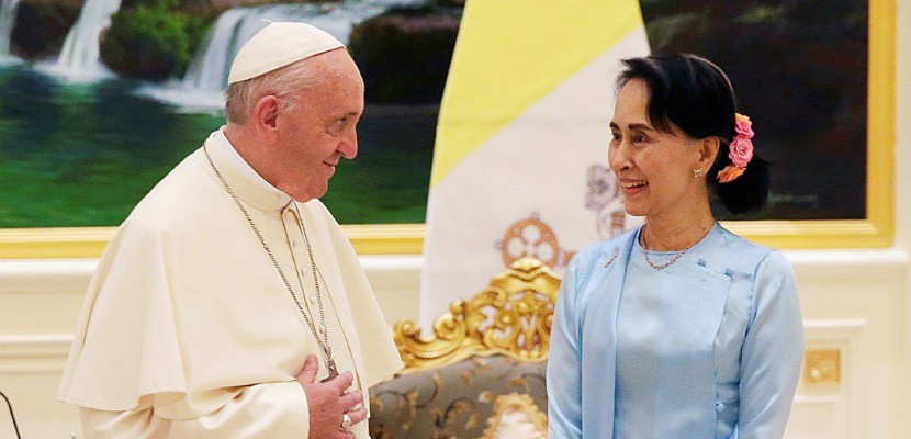 Le pape rencontre la dirigeante birmane Aung San Suu Kyi