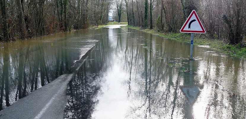 Saint-Lô. Inondations dans la Manche : une dizaine de routes fermées à la circulation