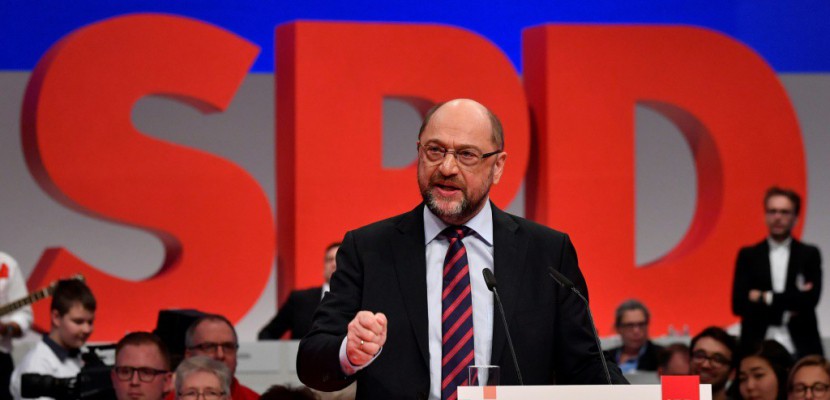 Allemagne: fronde des militants SPD contre une alliance avec Merkel
