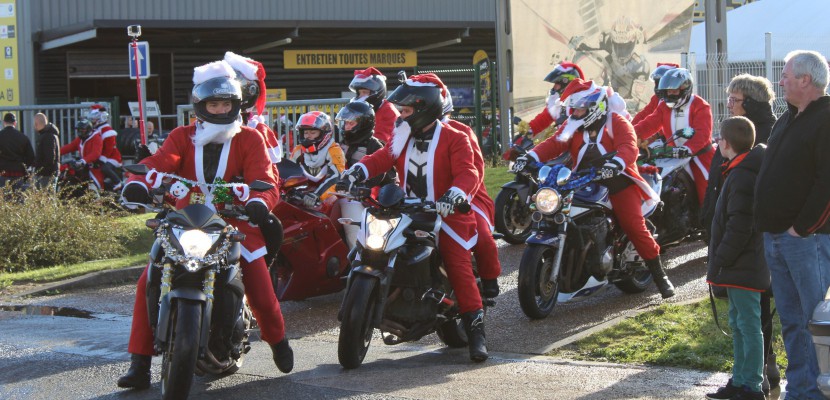 Caen. Plus de 300 Pères Noël en moto à Caen