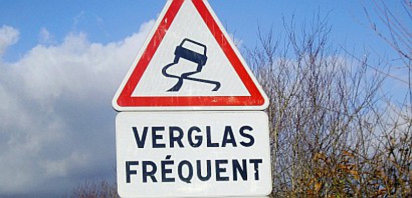 Saint-Lô. Alerte verglas dans la Manche : 850 kilomètres de routes traitées
