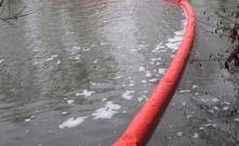 Pollution au fioul dans un cours d'eau à St-Fulgent des Ormes 