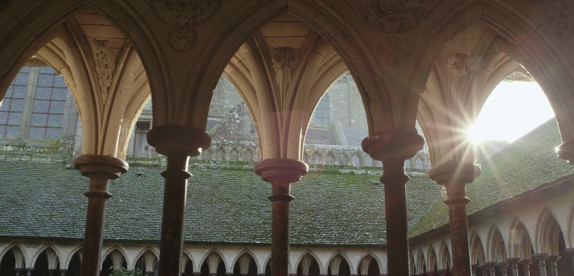 Le Mont-Saint-Michel. Mont-Saint-Michel : les secrets architecturaux dévoilés dans un documentaire