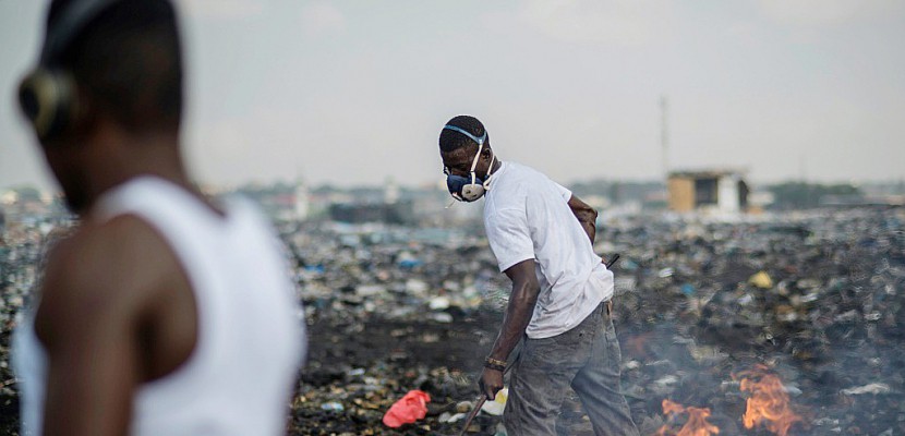 Des décharges aux grands hôtels d'Accra, une nouvelle vie pour les ordures