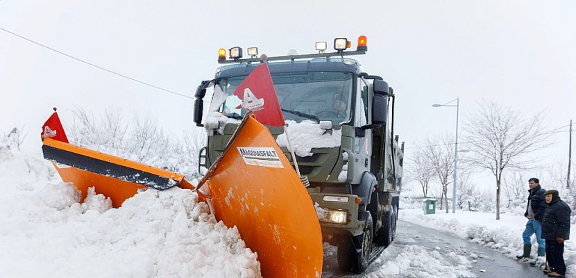 Espagne: l'armée au secours d'automobilistes piégés par la neige