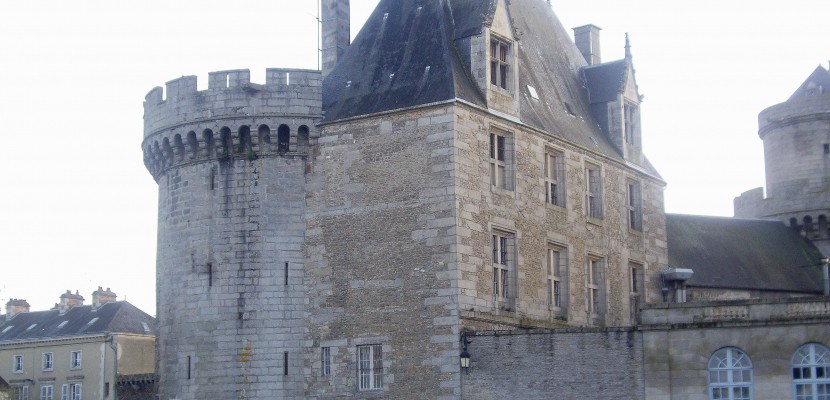 Alençon. La ville d'Alençon a acheté le Château des Ducs