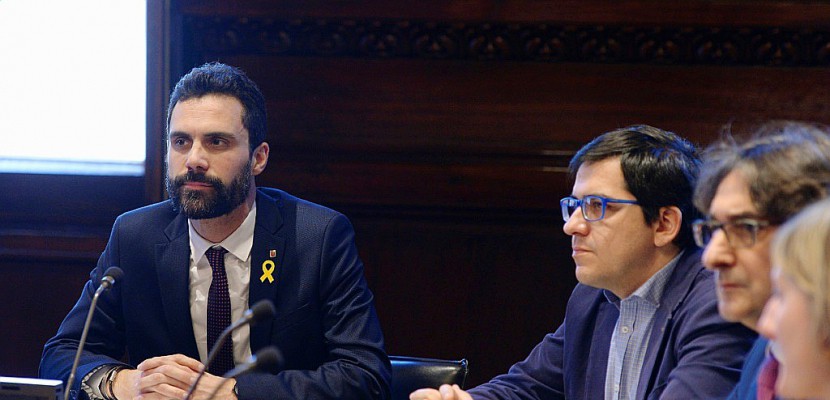 Catalogne: investiture de Puigdemont ajournée, bras de fer en préparation