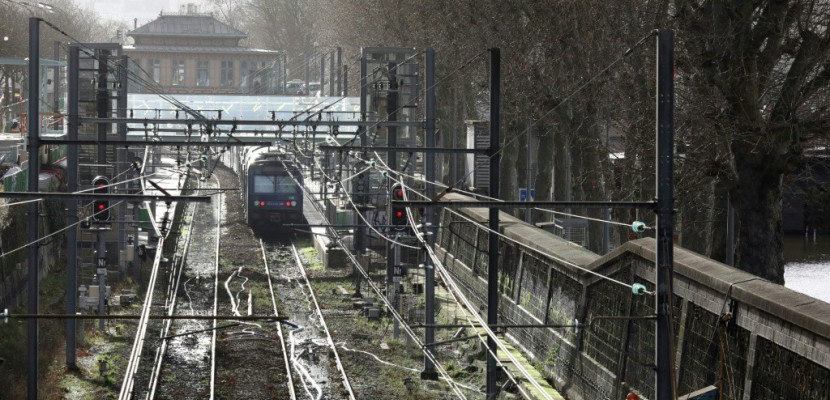 Crue: le RER C dans Paris restera fermé jusqu'au 10 février au moins 