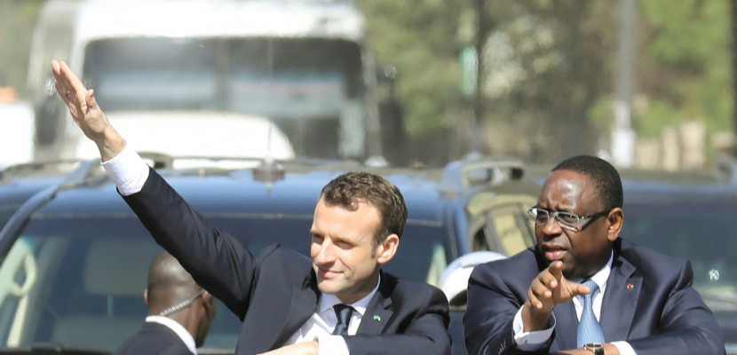 Au Sénégal, Macron s'engage pour l'éducation et l'environnement