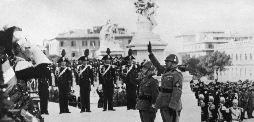 Après Hitler, Mussolini revient dans une comédie dérangeante