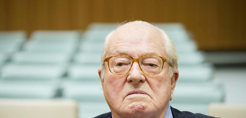 Jean-Marie Le Pen reste exclu du FN mais conserve son statut de président d'honneur