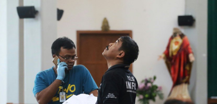 Indonésie: un homme maîtrisé après avoir attaqué une église à l'épée