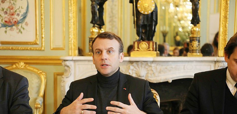 Macron pour un service national "avec une partie obligatoire de 3 à 6 mois"