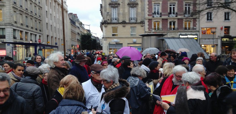 Rouen. Des dizaines de militants rassemblés à Rouen contre la circulaire Collomb