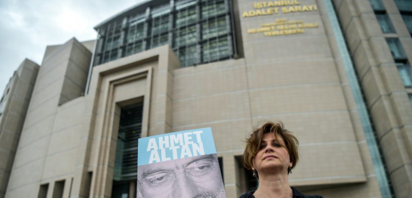 Putsch manqué en Turquie: prison à vie pour trois journalistes renommés