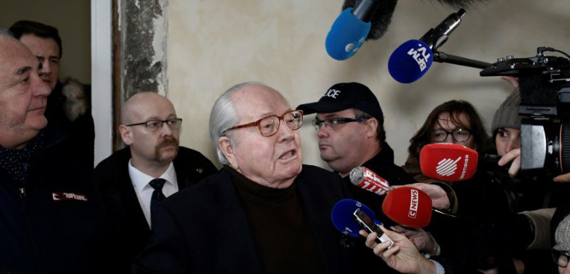Jean-Marie Le Pen annonce qu'il ne "se rendra pas" au congrès du FN à Lille